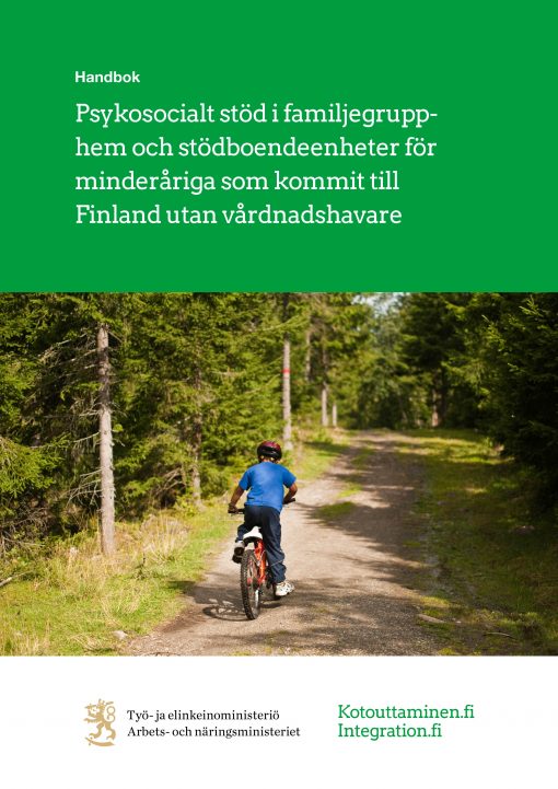 Rapportomslag med ett litet barn som cyklar på en somrig skogsväg