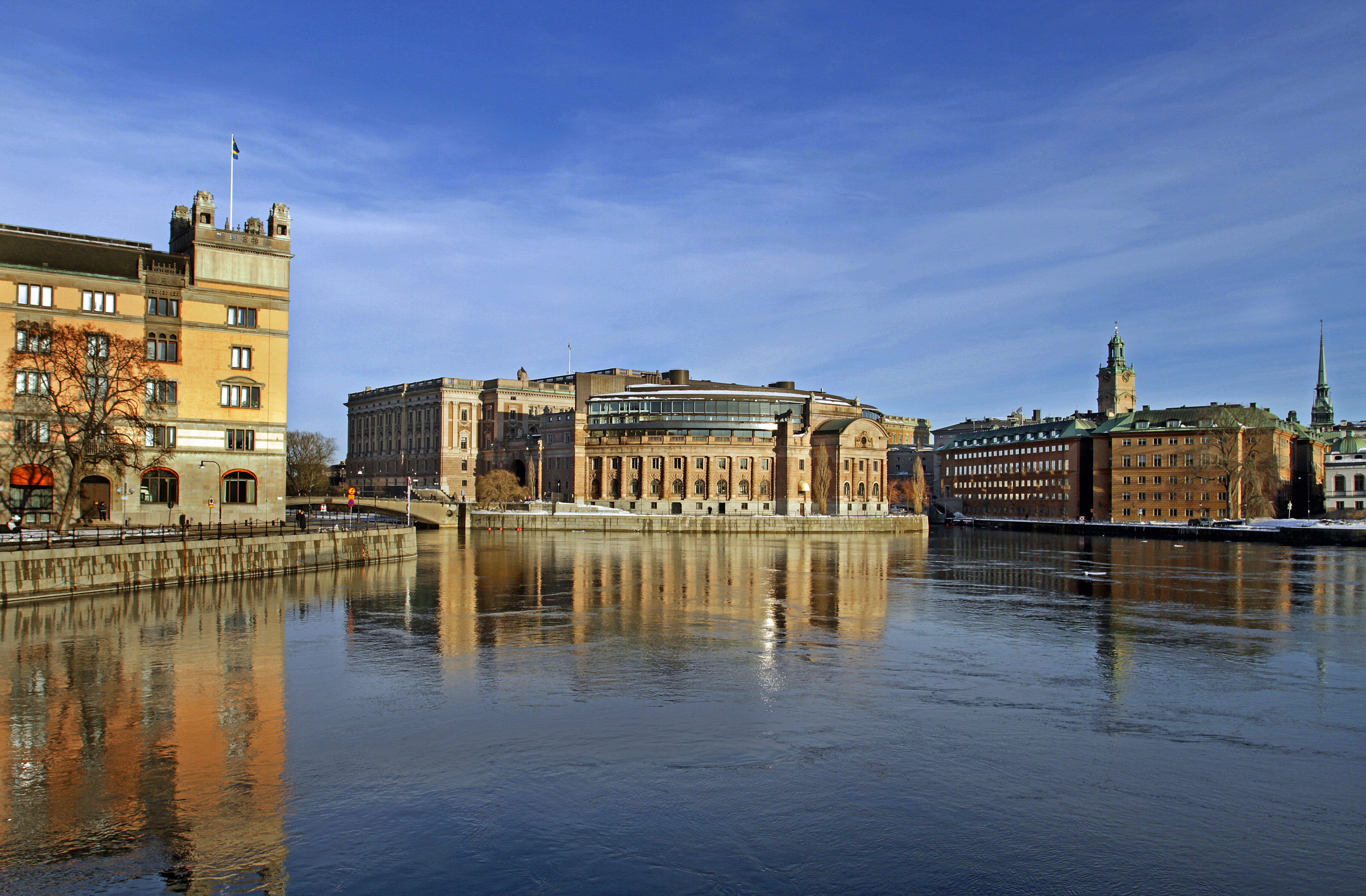 Sveriges riksdag en vacker vinterdag