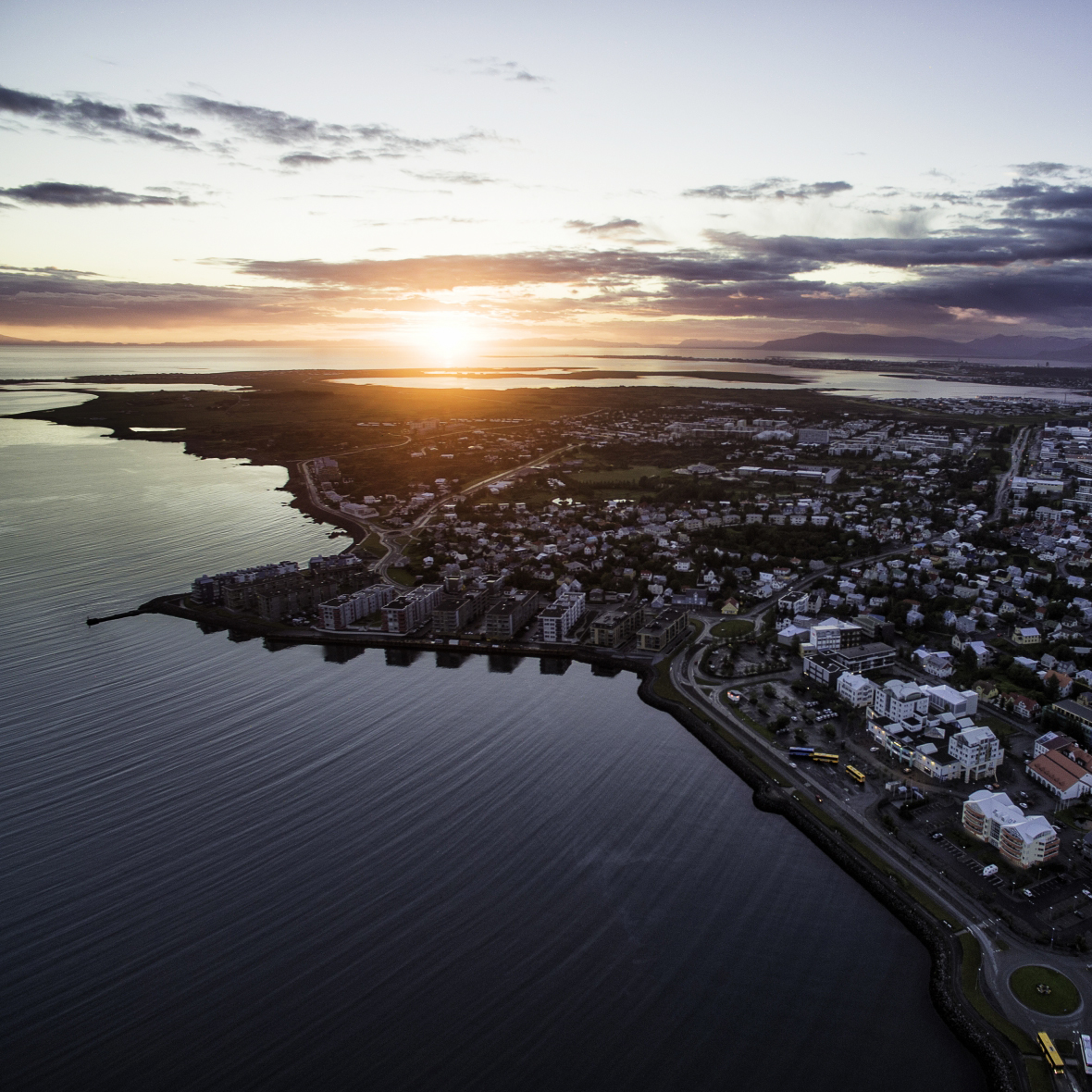 Solnedgång över Reykjavik