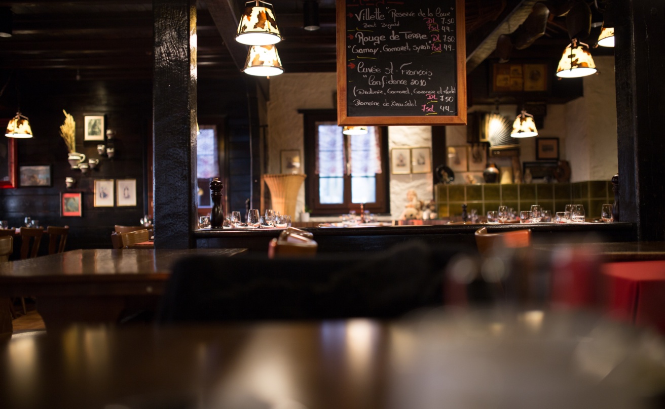 after-business-hours-architecture-bar-34650