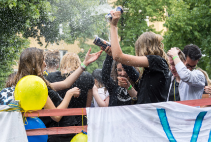 Studenter som festar.