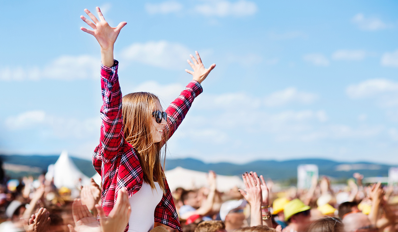 Tonåringar på musikfestival, illustrationsbild för popNAD