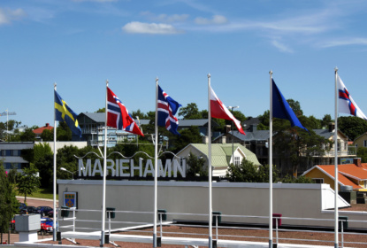 Flaggor vid hamnen i Mariehamn, Åland