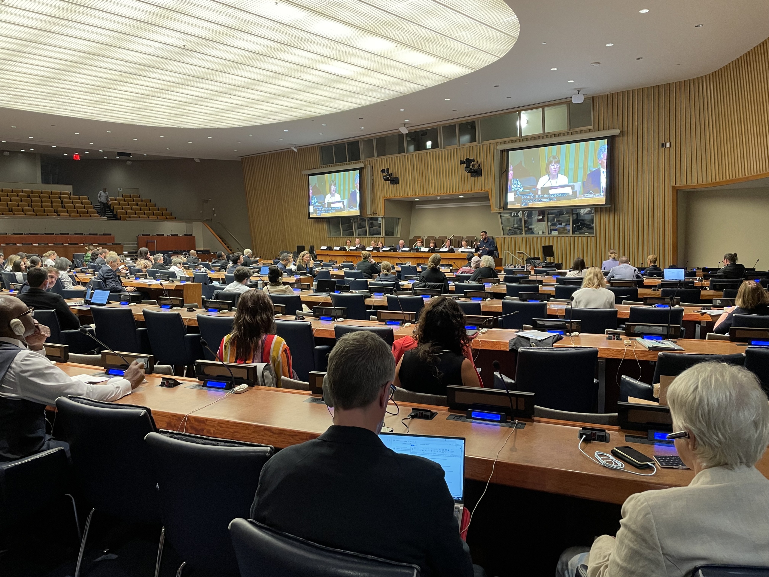 Nordic side event in COSP17, picture of the conference foom in the UN building. Speakers at a podium and people in the audience.