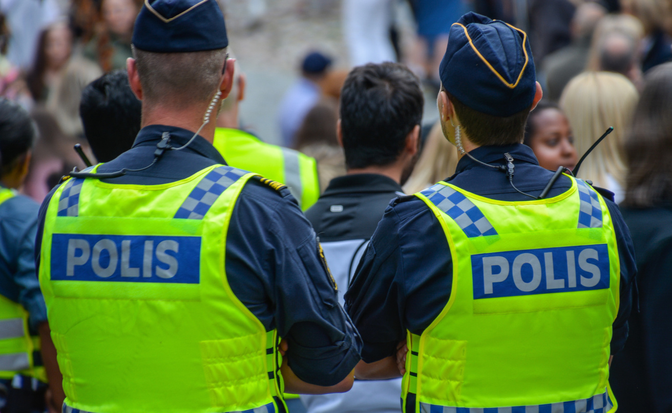 mp35315419-polis-polisbil