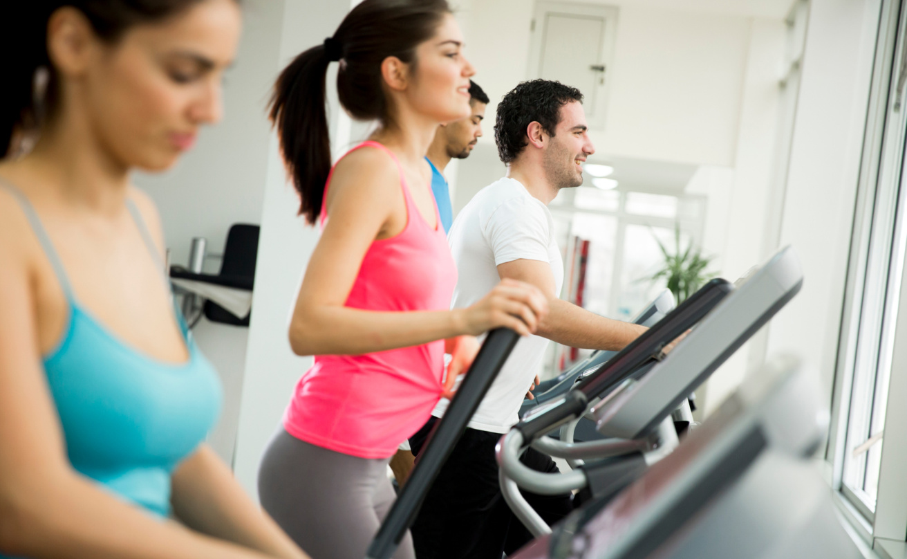 mp15295228-young-woman-training-in-the-gym