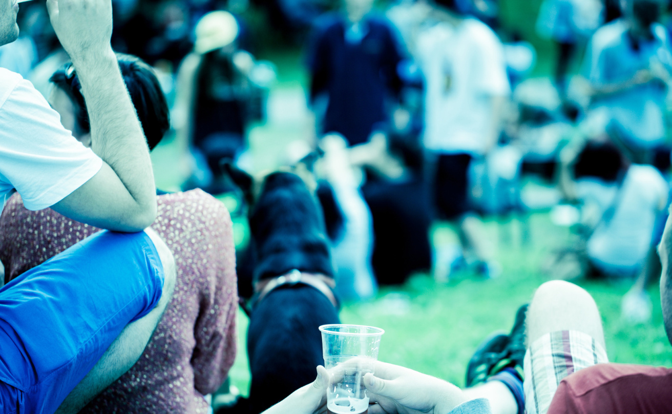 young people relaxing at a fesival