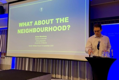 Oskar Rönnberg presenterar resultat i form av stapeldiagram från undersökningen.