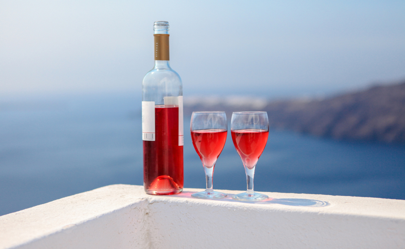 Greece winebottle and two glasses