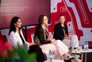 Jonna Lehikoinen, co-author of the report, participated in a discussion at SuomiAreena on trust and resilience as foundations of Nordic crisis preparedness. From left: Nasima Razmyar (SDP), Hilma Salonen (Nordregio) and Jonna Lehikoinen (Itla). Photo: Laura Karlin/norden.org.