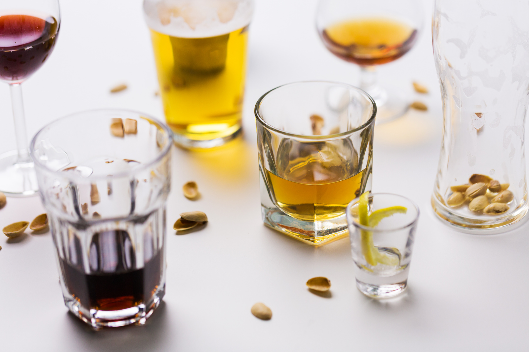 Drinkglas på ett bord