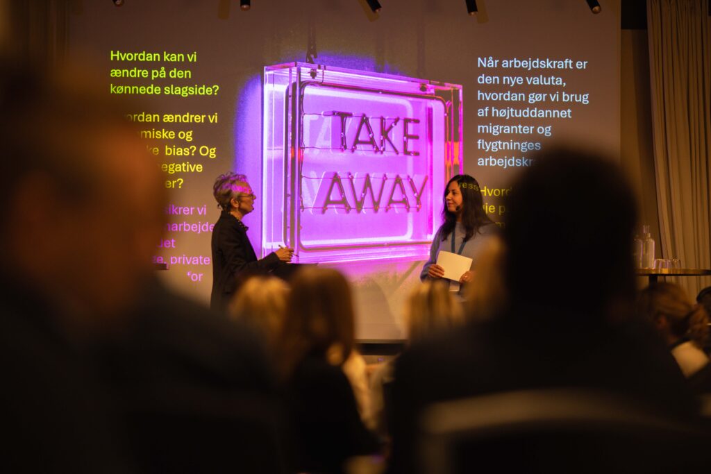 Muneeza Rosendahl is being interviewed by moderator Nedjma Chaouche
